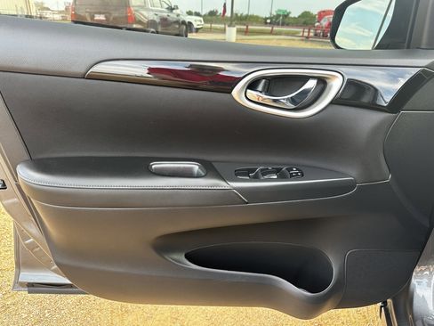 Used 2019 Nissan Sentra SV image 10