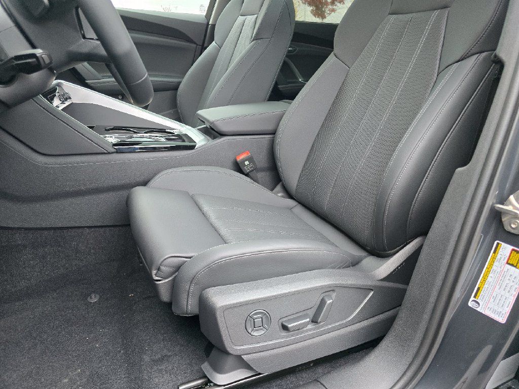 Certified 2025 Audi Q5 Premium Plus w/ Premium Plus AWD/4WD image 39