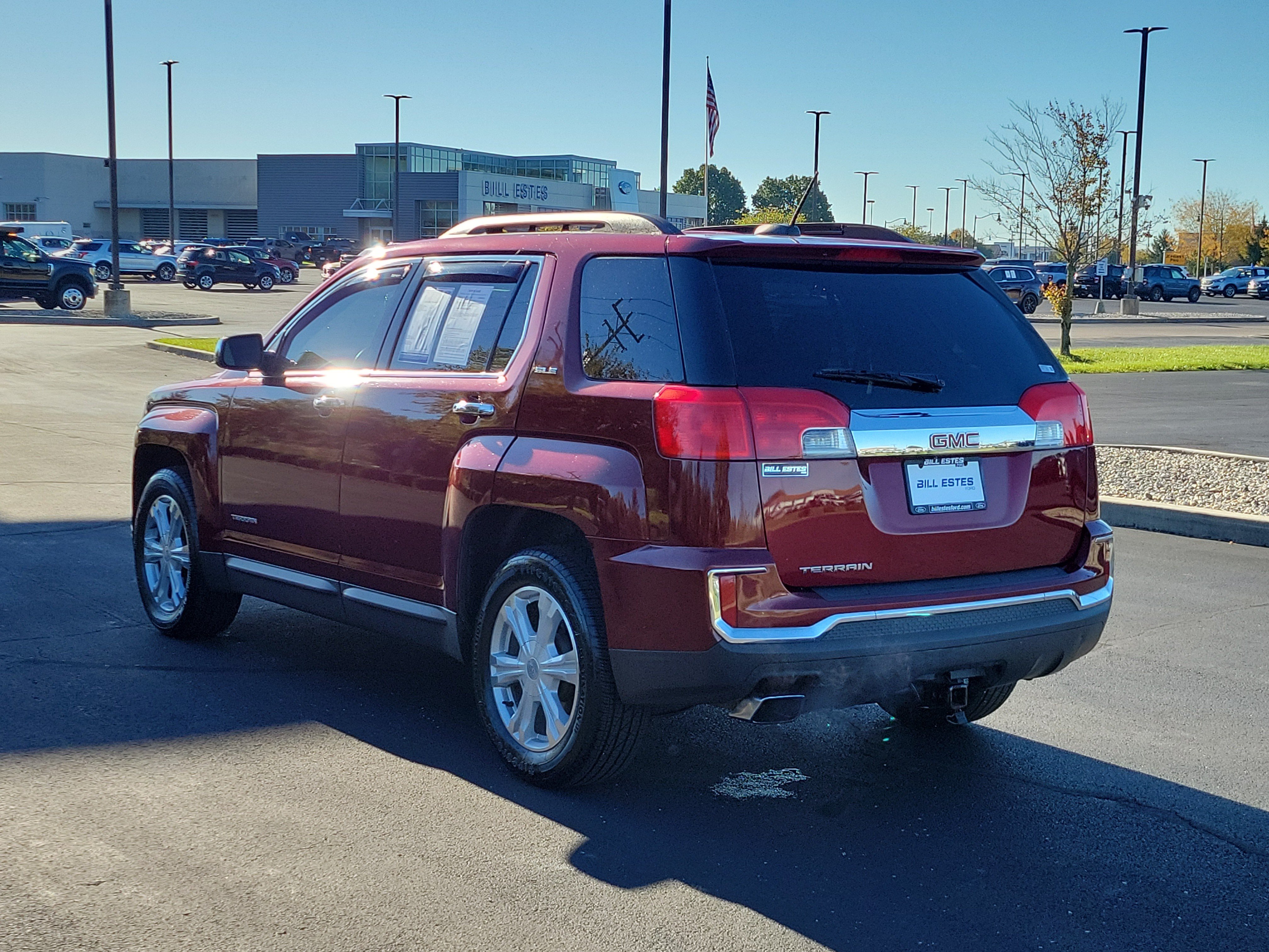 Used 2016 GMC Terrain SLE w/ Chrome Edition FWD image 2
