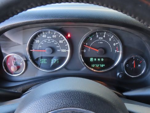 Used 2015 Jeep Wrangler Sport image 18