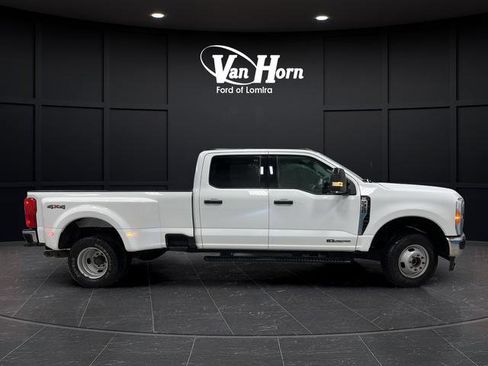 Used 2023 Ford F350 XLT image 2