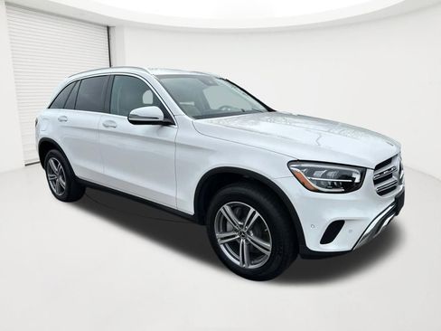 Used 2022 Mercedes-Benz GLC 300 4MATIC image 3