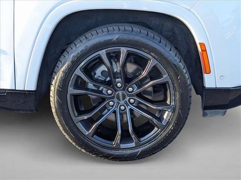 Used 2024 Jeep Grand Wagoneer L Series II w/ Quick Order Packagew 28T AWD/4WD image 24
