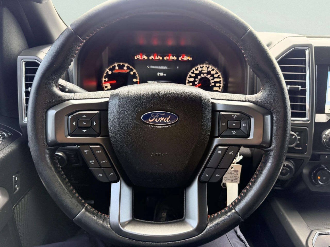 Used 2016 Ford F150 XLT w/ Equipment Group 302A Luxury AWD/4WD image 32