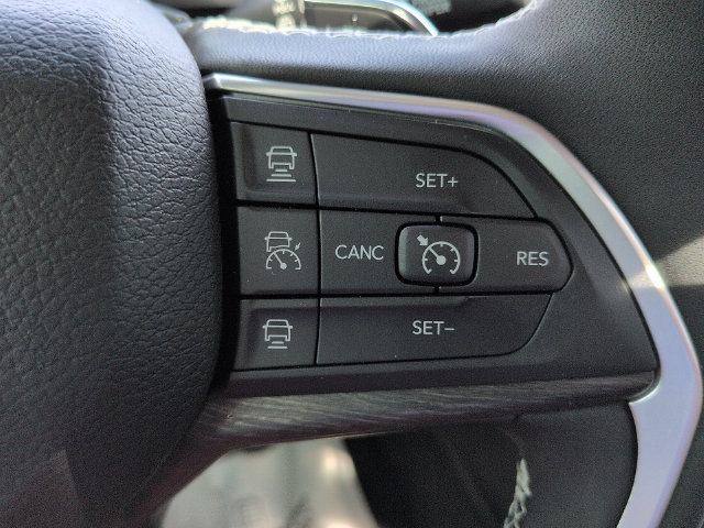 Used 2025 Jeep Grand Cherokee L Limited w/ Black Appearance Package AWD/4WD image 20
