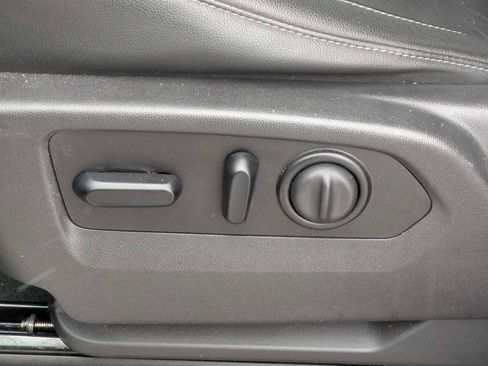 Used 2021 Chevrolet Silverado 1500 LT Trail Boss w/ Convenience Package II image 16