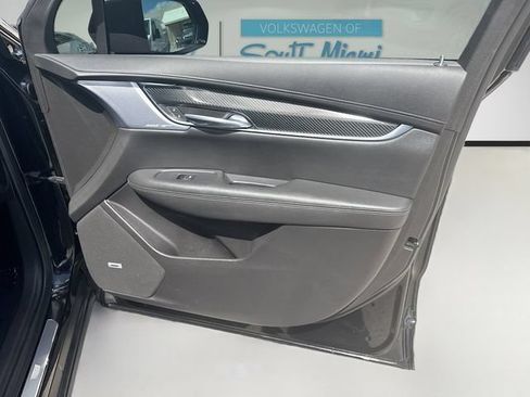 Used 2023 Cadillac XT6 Sport AWD/4WD image 34