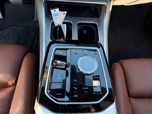 Used 2025 BMW i7 eDrive50 w/ Premium Package image 14