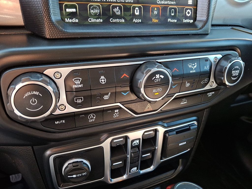 Used 2020 Jeep Gladiator Overland AWD/4WD image 16