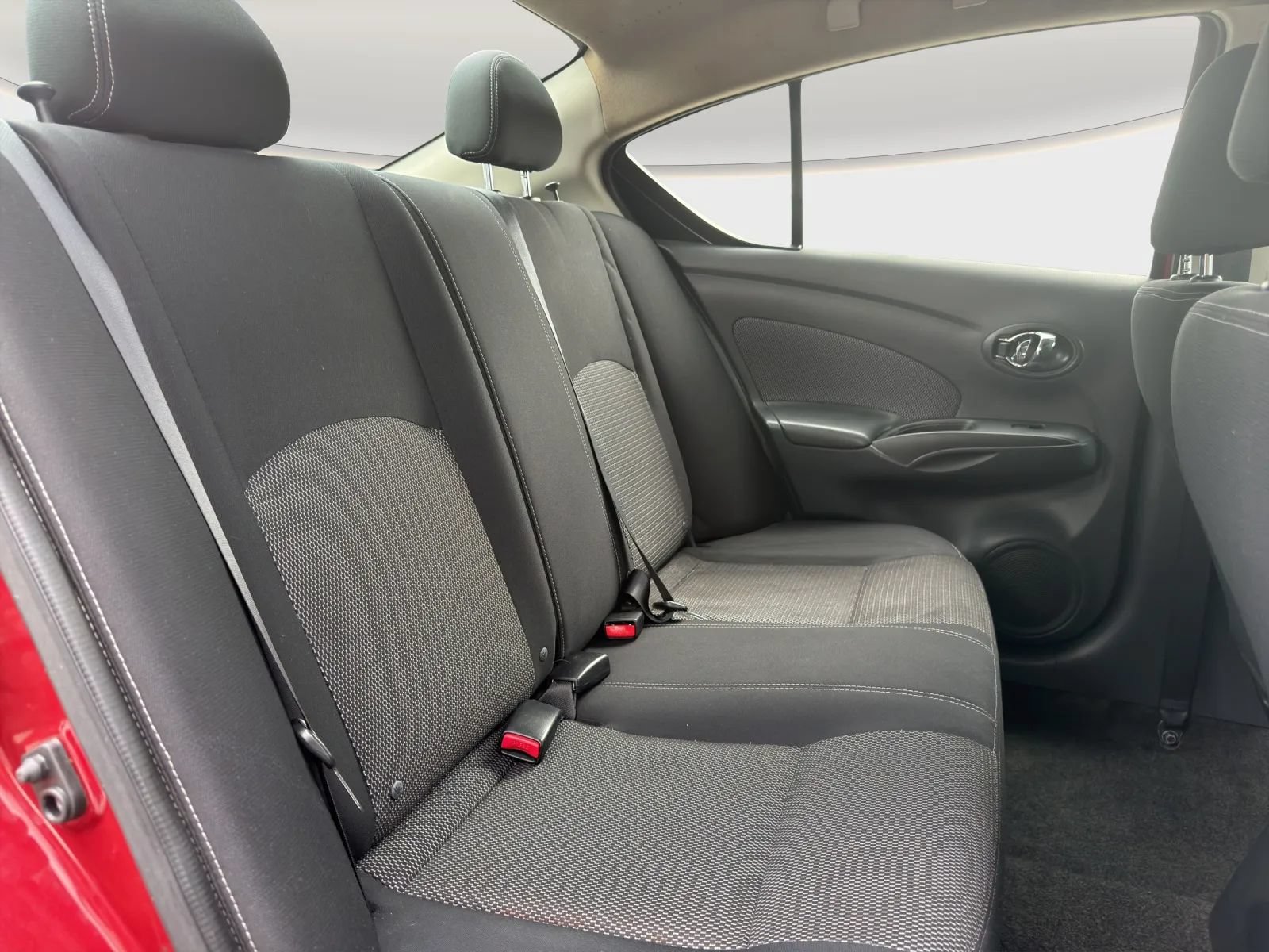 Used 2016 Nissan Versa SV FWD image 19