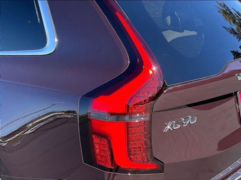 New 2026 Volvo XC90 T8 Plus w/ Protection Package Premier image 25