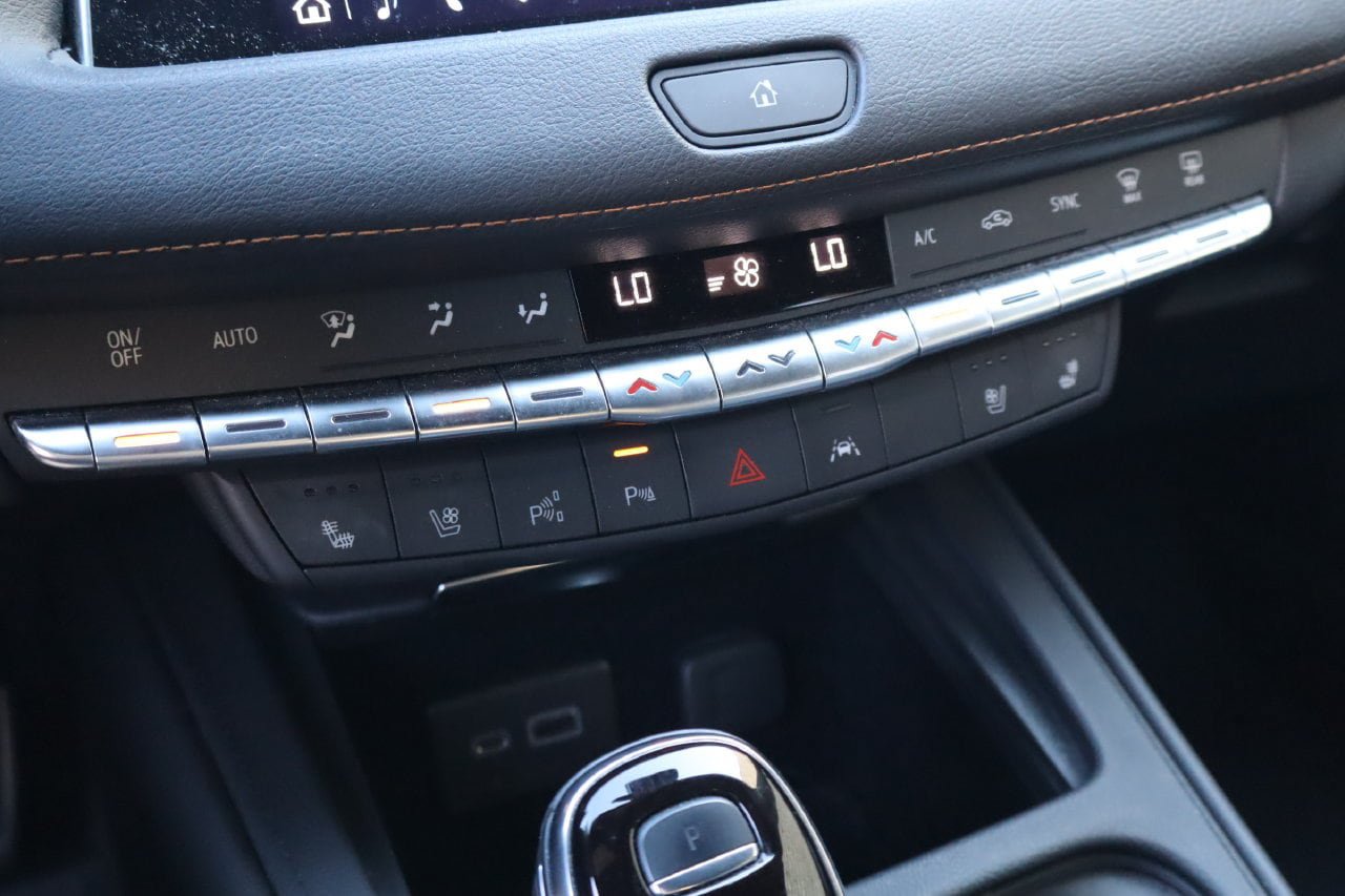 Used 2022 Cadillac XT4 Sport FWD image 25