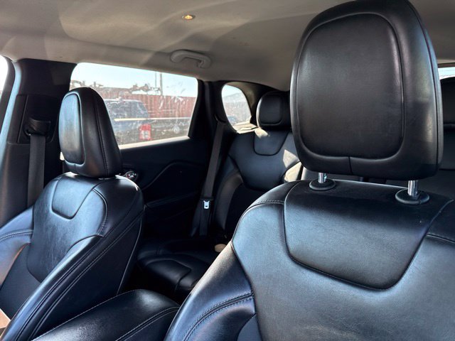 Used 2020 Jeep Cherokee Latitude Plus FWD image 6