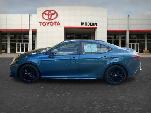 Used 2025 Toyota Camry SE FWD image 8