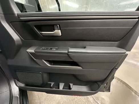 Used 2022 Toyota Tundra SR5 w/ SR5 Convenience Package AWD/4WD image 21