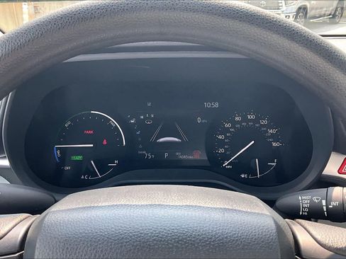 Used 2026 Toyota Sienna LE FWD image 25