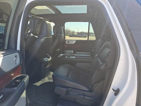 Used 2022 Lincoln Navigator L Reserve AWD/4WD image 15