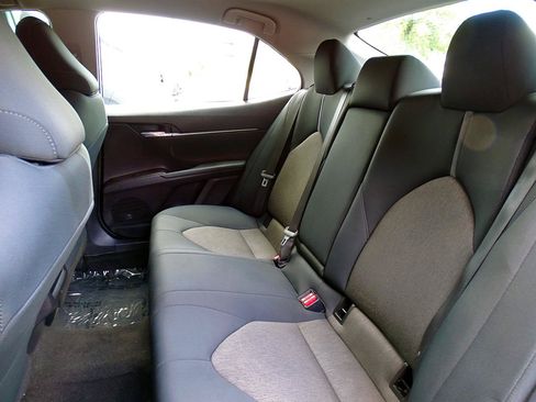 Used 2021 Toyota Camry LE FWD image 31