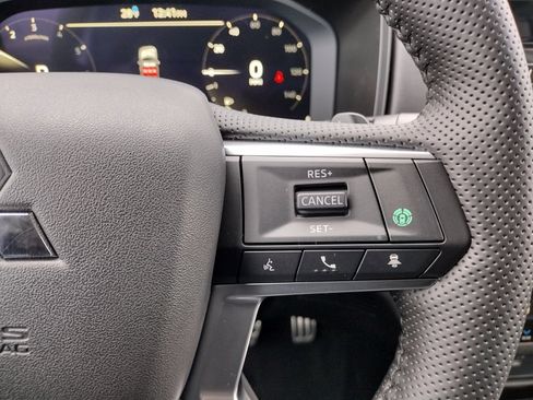 New 2025 Mitsubishi Outlander SEL image 31