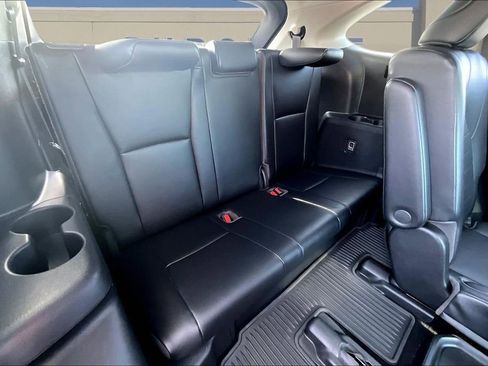 Used 2022 Toyota Highlander XLE AWD/4WD image 28