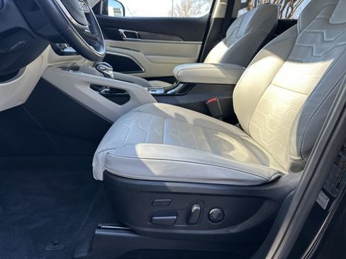 Used 2021 Kia Telluride SX w/ SX Prestige Package image 10