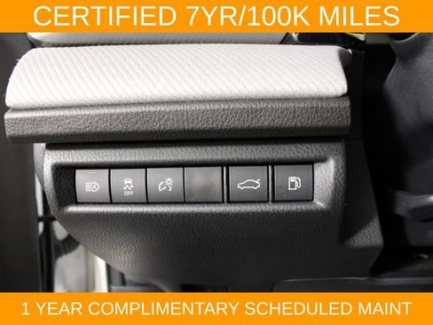 Used 2025 Toyota Camry SE w/ Convenience Package FWD image 17