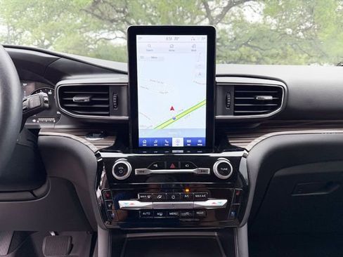 Used 2023 Ford Explorer Limited w/ Limited Technology Package image 13