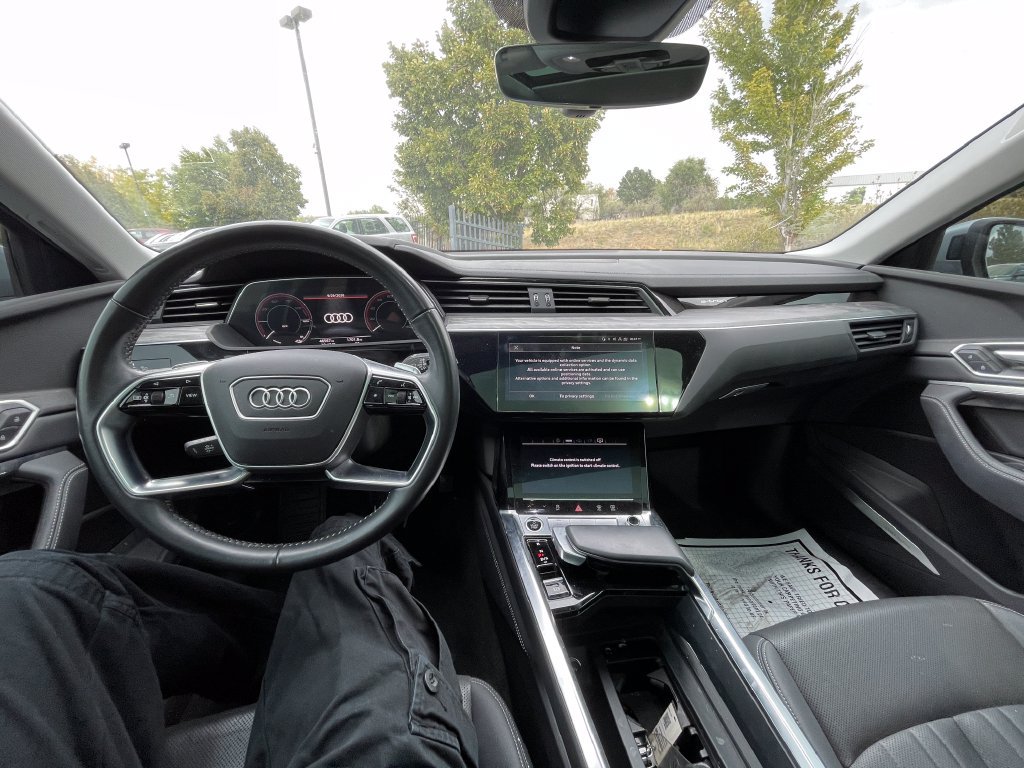 Used 2021 Audi e-tron Premium Plus w/ Premium Plus Package AWD/4WD image 4