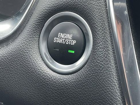 Used 2023 Chevrolet Traverse LT image 35