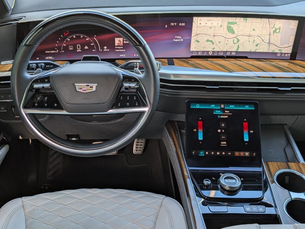Certified 2025 Cadillac Escalade ESV Sport Platinum AWD/4WD image 19