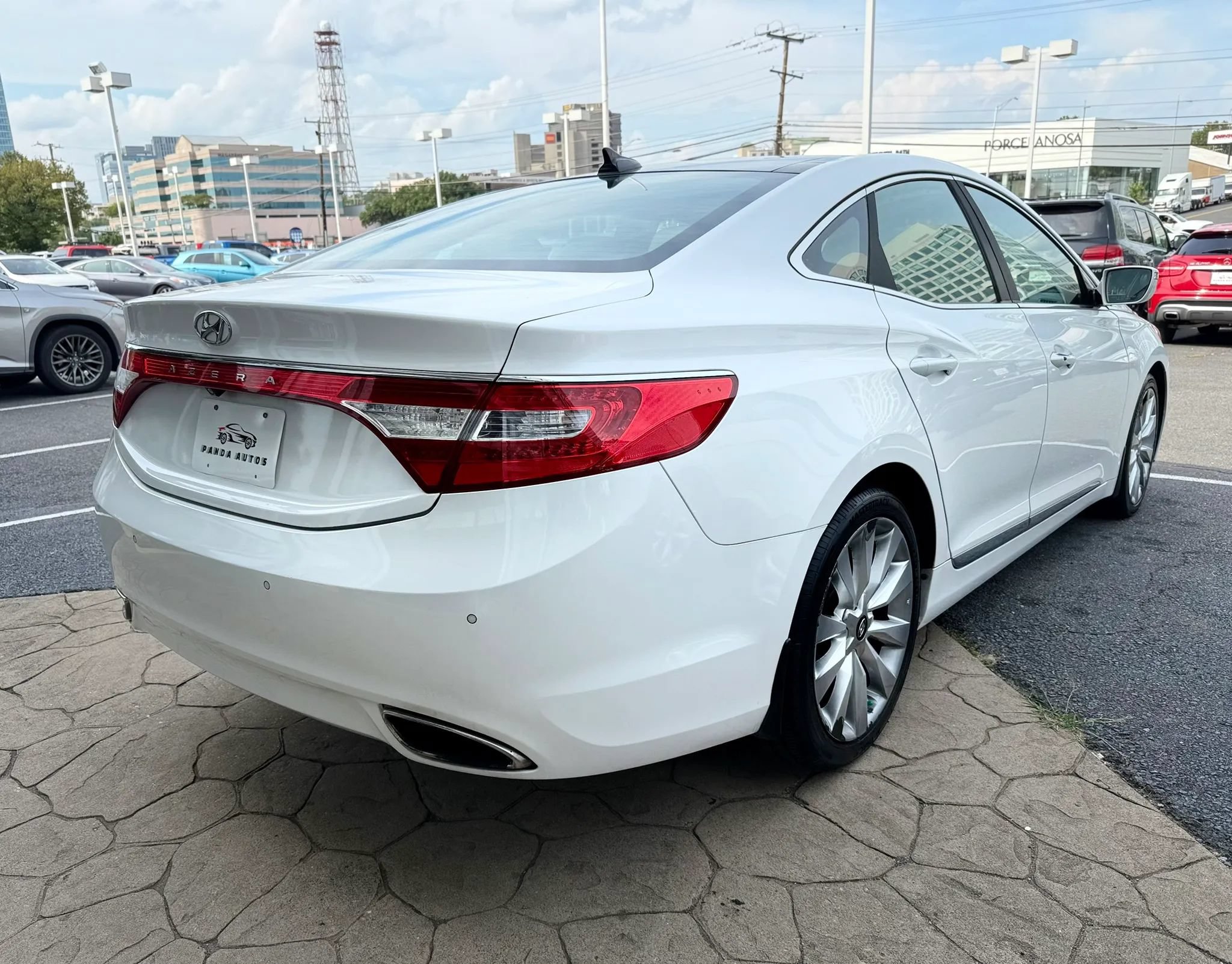 Used 2013 Hyundai Azera w/ Technology Pkg FWD image 7