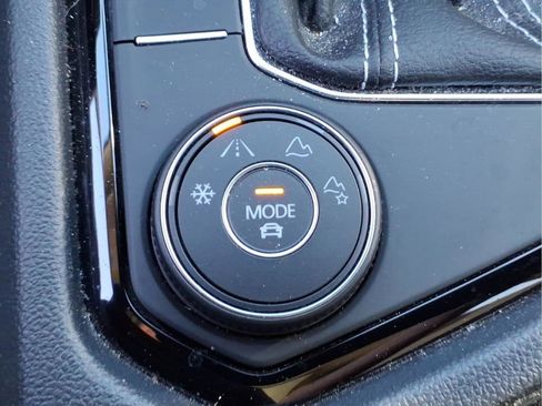 Used 2023 Volkswagen Taos SE image 27