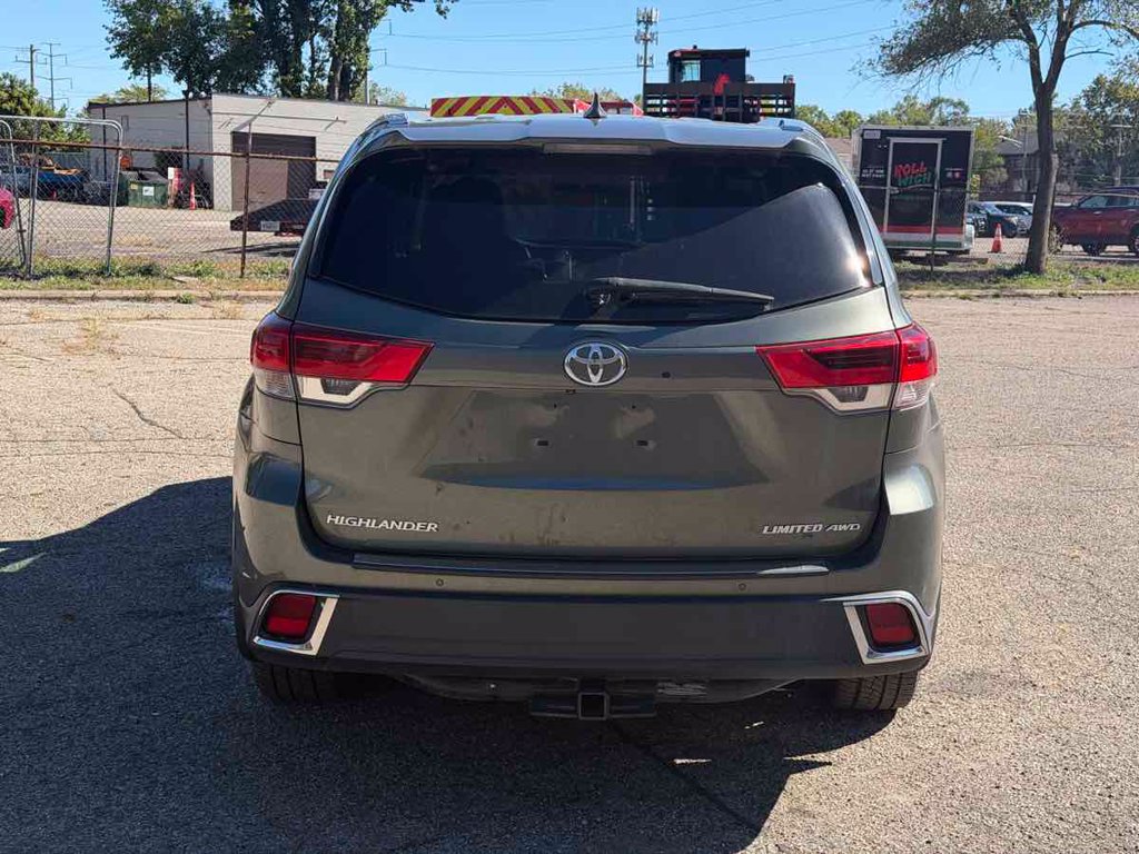 Used 2019 Toyota Highlander Limited AWD/4WD image 5
