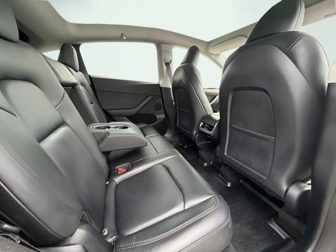 Used 2023 Tesla Model Y Long Range AWD/4WD image 24