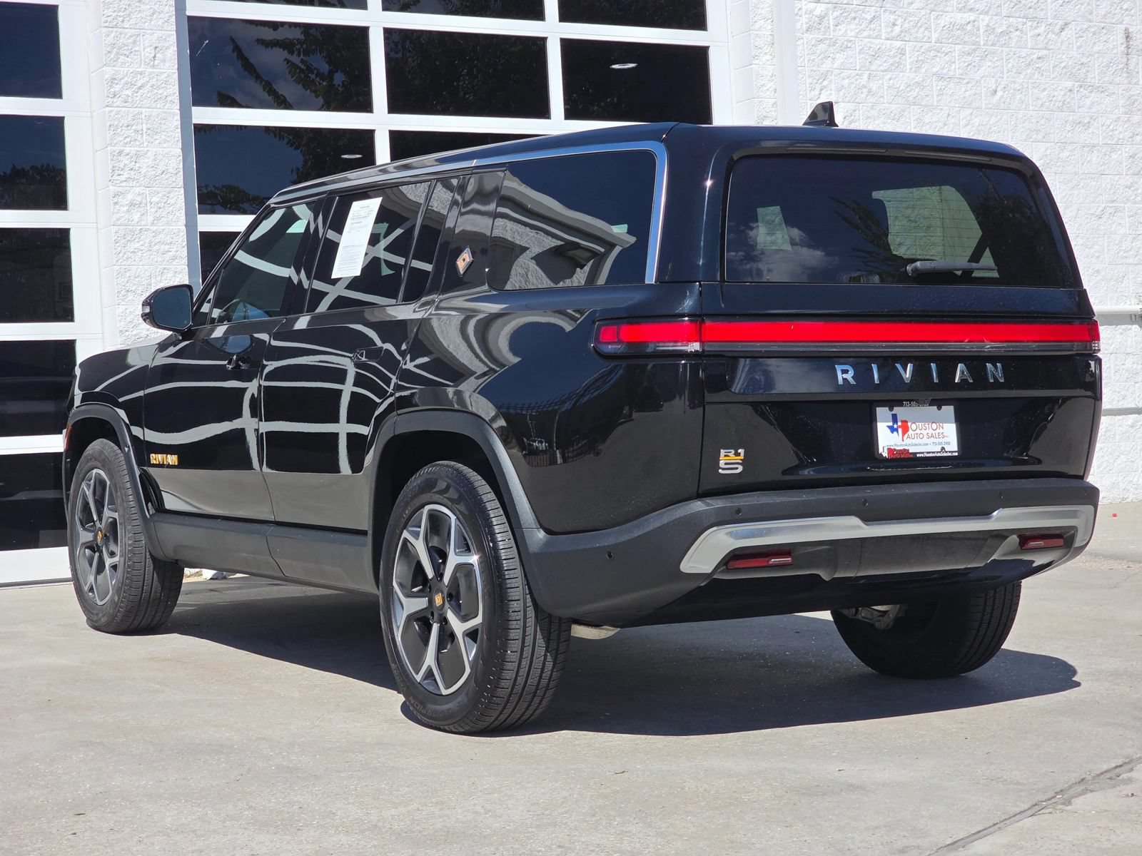 Used 2024 Rivian R1S Adventure Quad AWD/4WD image 7