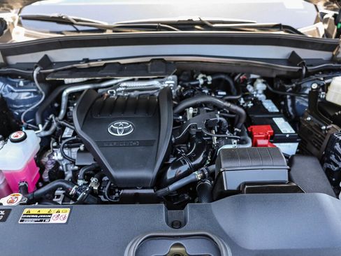 Certified 2024 Toyota Grand Highlander AWD image 17