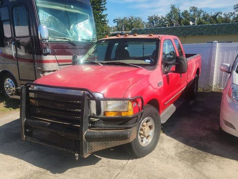 Used 1999 Ford F250 Lariat image 1