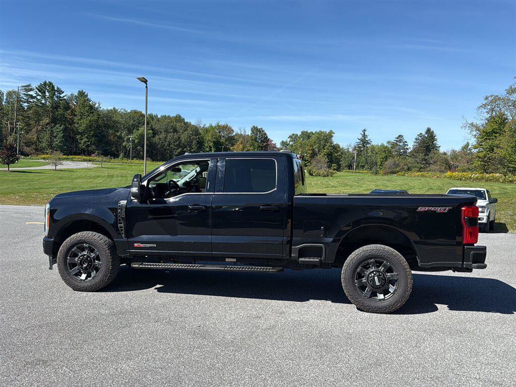 Used 2023 Ford F350 Lariat w/ Sport Appearance Package AWD/4WD image 8