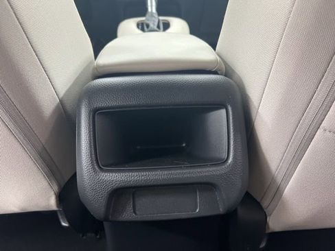 Used 2024 Honda HR-V LX image 16