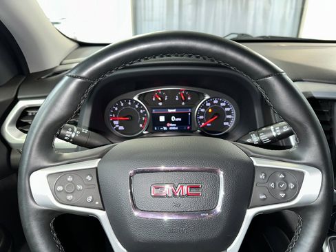 Certified 2023 GMC Acadia SLT w/ Preferred Package image 8