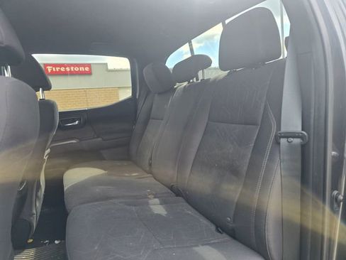 Used 2019 Toyota Tacoma TRD Off-Road image 12