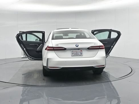 Used 2025 BMW 530i xDrive w/ Premium Package image 37