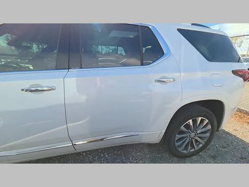 Used 2023 Chevrolet Traverse Premier image 27