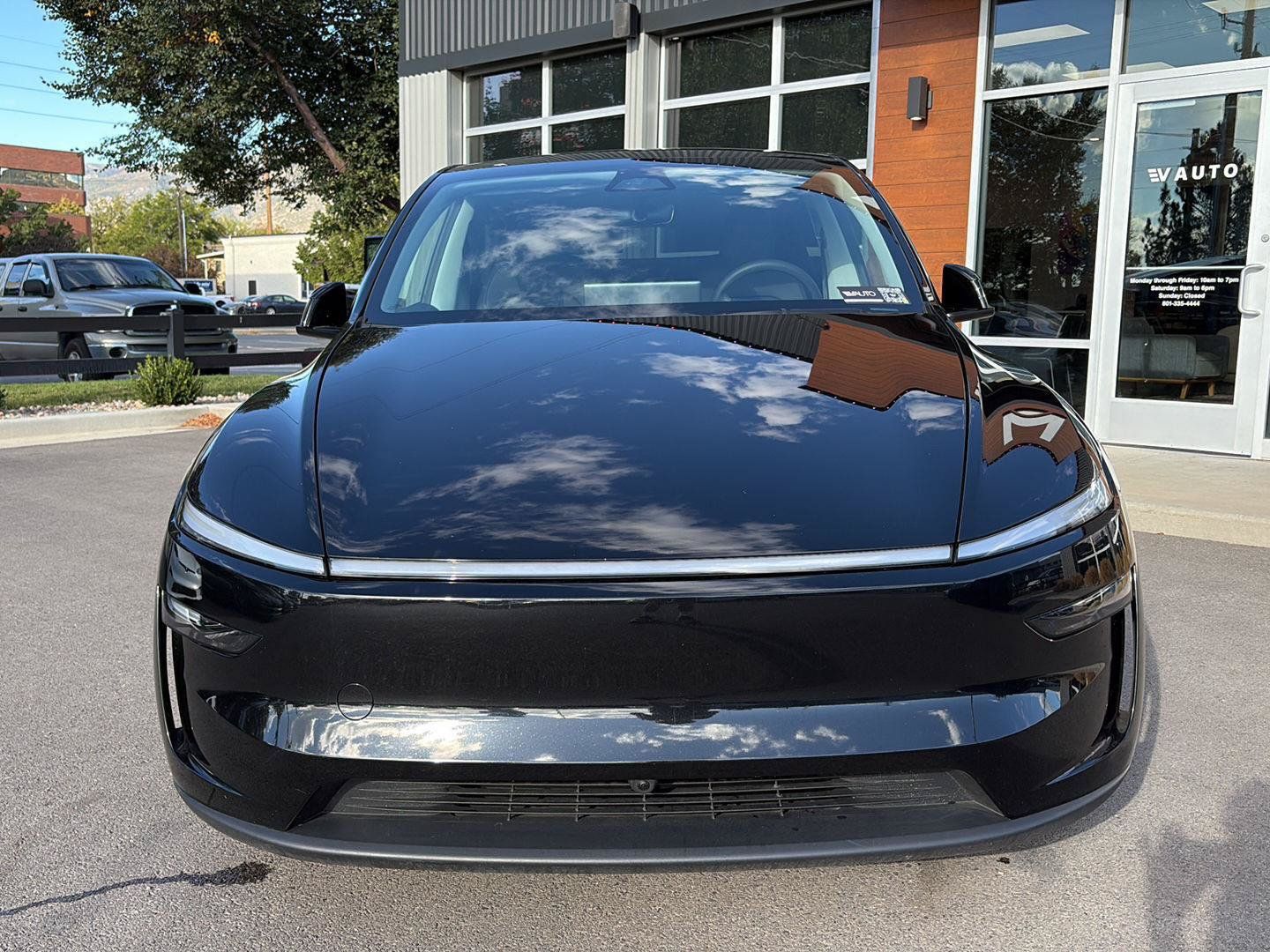Used 2026 Tesla Model Y Long Range AWD/4WD image 3