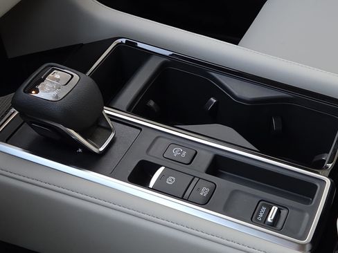 New 2026 Nissan Pathfinder SL FWD image 23