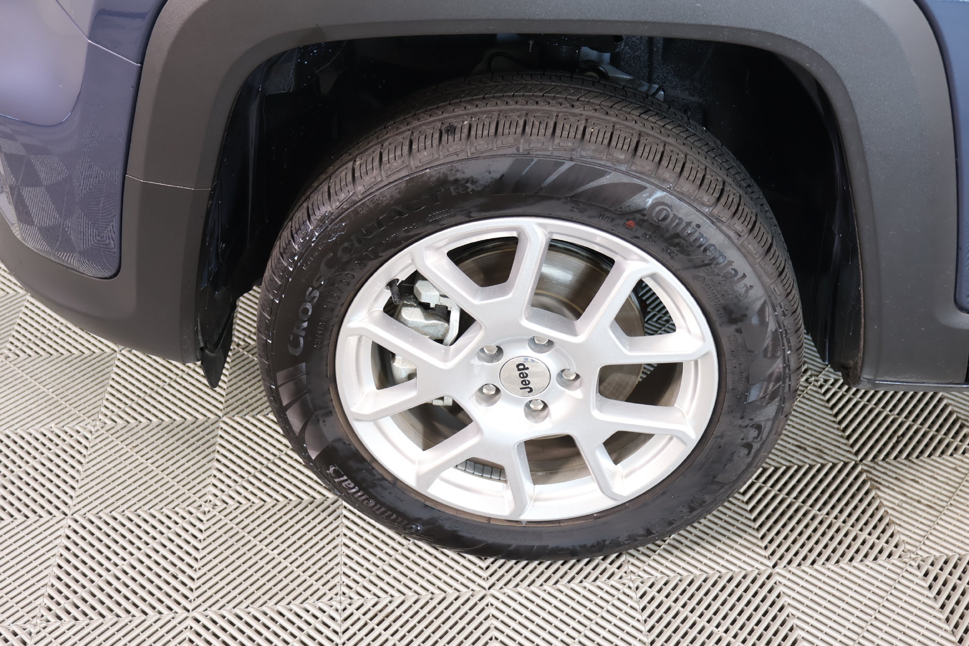 Used 2022 Jeep Renegade Latitude AWD/4WD image 18