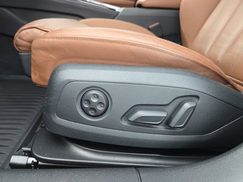 Used 2023 Audi A4 2.0T Prestige w/ Prestige Package image 28