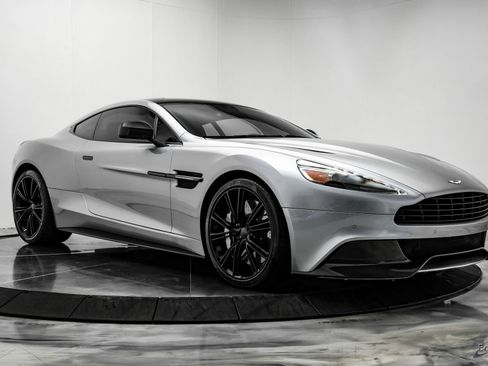 Used 2014 Aston Martin Vanquish Coupe image 21
