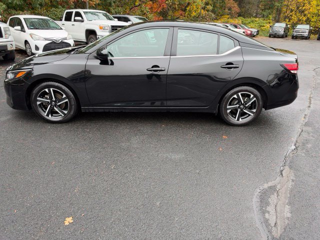 Used 2024 Nissan Sentra SV FWD image 2