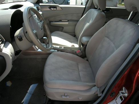 Used 2010 Subaru Forester 2.5X Premium image 7
